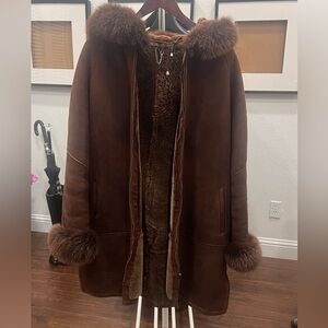 Genuine 	Authentic Sheepskin/Shearling Coat - Fur Hood & Cuffs ( women size M-L)